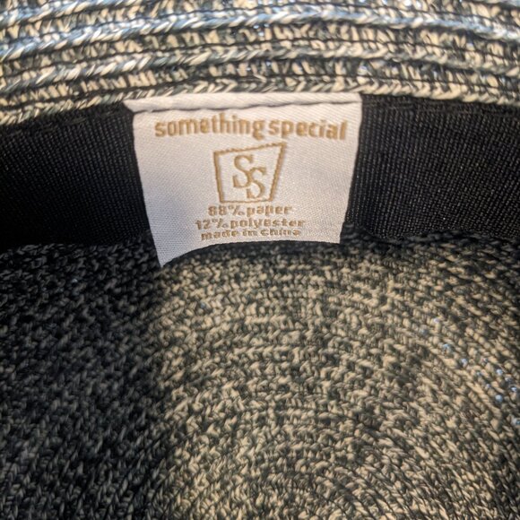 Bucket hat. Black lace bow - Picture 2 of 6